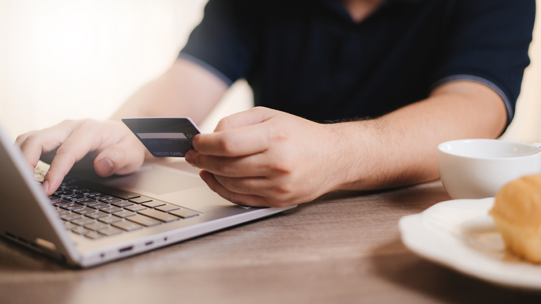 Como cancelar uma compra feita com cartão de crédito?